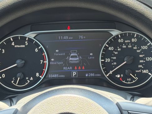 Used 2025 Nissan Altima 2.5 SV FWD image 14