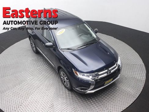 Used 2018 Mitsubishi Outlander ES AWD/4WD image 3