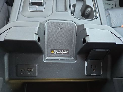 Used 2025 GMC Sierra 3500 AT4 w/ AT4 Premium Plus Package image 22