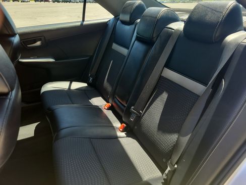 Used 2014 Toyota Camry SE FWD image 16