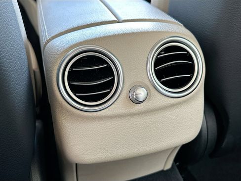 Used 2018 Mercedes-Benz C 300 Sedan image 25