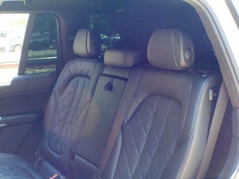 Used 2024 BMW X7 xDrive40i w/ M Sport Package AWD/4WD image 50