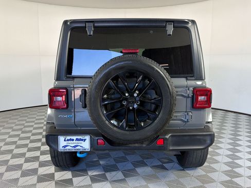 Used 2022 Jeep Wrangler Unlimited Sahara AWD/4WD image 10