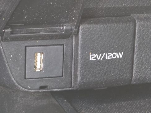 Used 2021 Toyota Camry SE FWD image 5