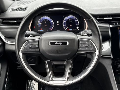 Used 2022 Jeep Grand Cherokee Altitude image 21