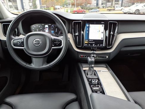 Used 2020 Volvo XC60 T5 Inscription w/ Protection Package image 13