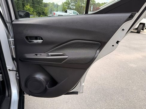 Used 2019 Nissan Kicks SV FWD image 25