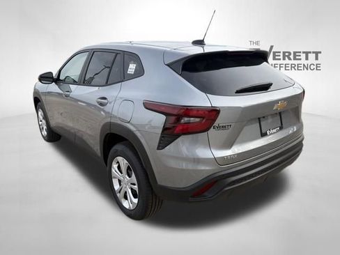 New 2026 Chevrolet Trax LS w/ Driver Confidence Package FWD image 5