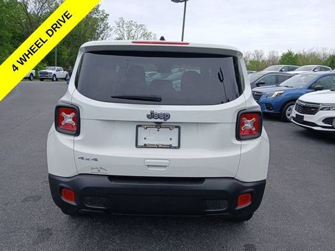 Certified 2023 Jeep Renegade Latitude AWD/4WD image 5