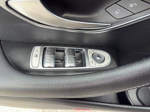 Used 2018 Mercedes-Benz E 400 4MATIC Sedan image 17
