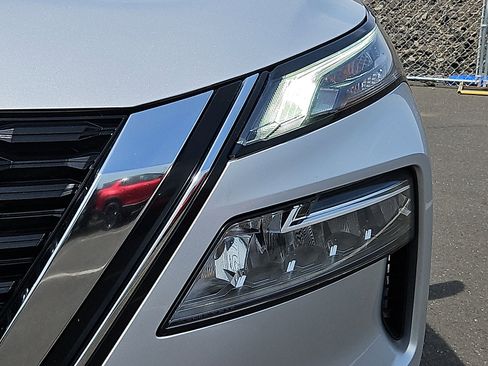 Used 2022 Nissan Rogue SV AWD/4WD image 9