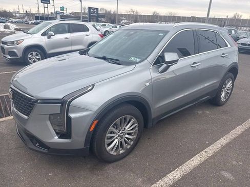 Certified 2025 Cadillac XT4 Premium Luxury w/ Cold Weather Package image 7