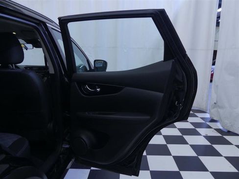 Used 2019 Nissan Rogue Sport SV w/ Technology Package image 27