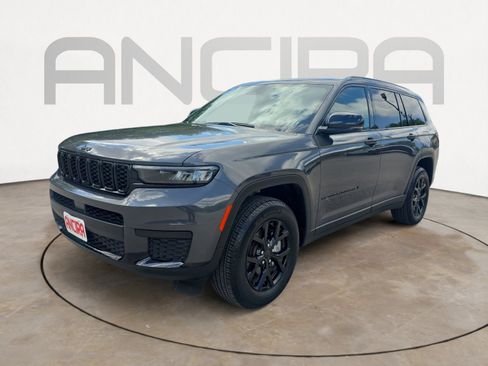 Certified 2025 Jeep Grand Cherokee L Laredo image 8