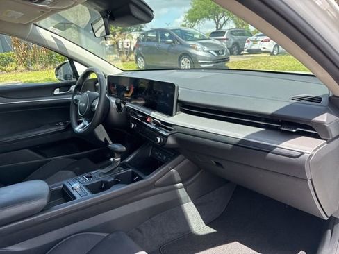 Used 2025 Kia K5 LXS FWD image 12