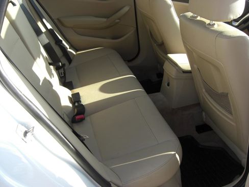 Used 2013 BMW X1 sDrive28i RWD image 18