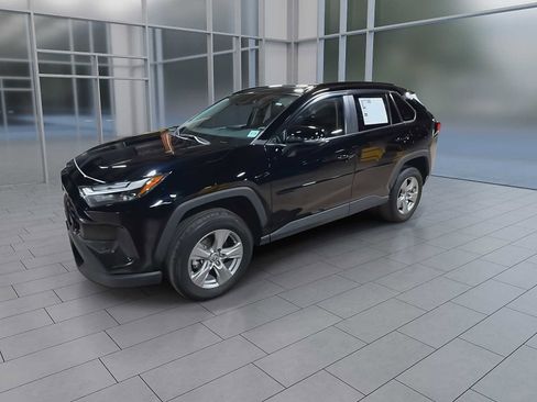 Certified 2024 Toyota RAV4 XLE w/ Convenience Package AWD/4WD image 4