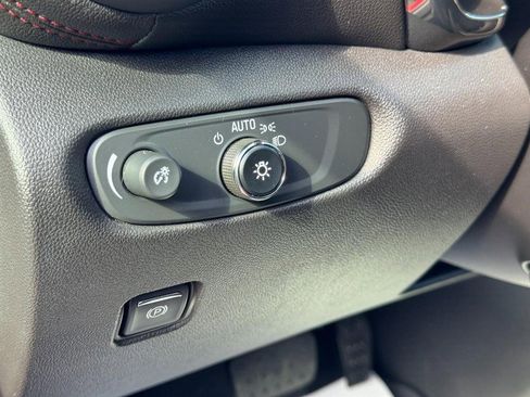 Used 2019 Chevrolet Blazer RS image 17