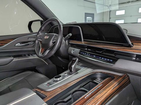 Certified 2021 Cadillac Escalade Premium Luxury image 45