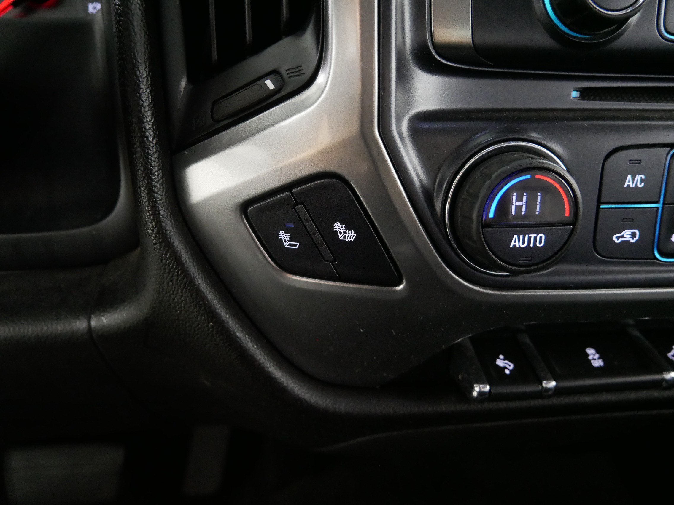 Used 2017 Chevrolet Silverado 1500 LT w/ All Star Edition AWD/4WD image 30