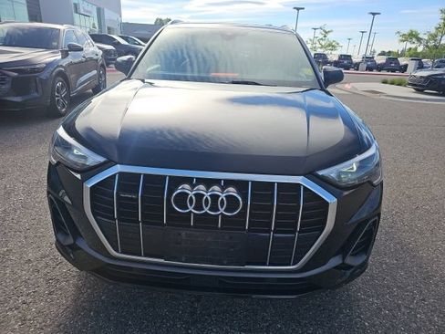 Used 2020 Audi Q3 2.0T Premium w/ Convenience Package AWD/4WD image 2
