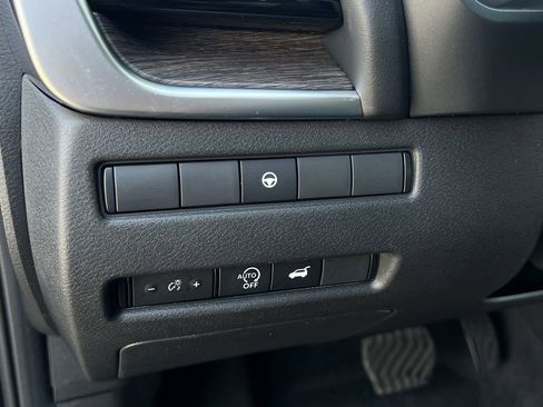 Certified 2025 Nissan Rogue Platinum AWD/4WD image 13