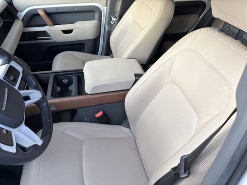 Used 2023 Land Rover Defender 110 S image 9