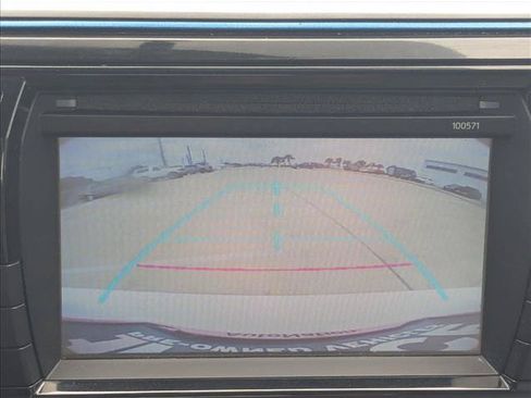 Used 2016 Toyota Corolla LE FWD image 13