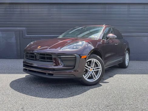 Used 2024 Porsche Macan AWD/4WD image 1