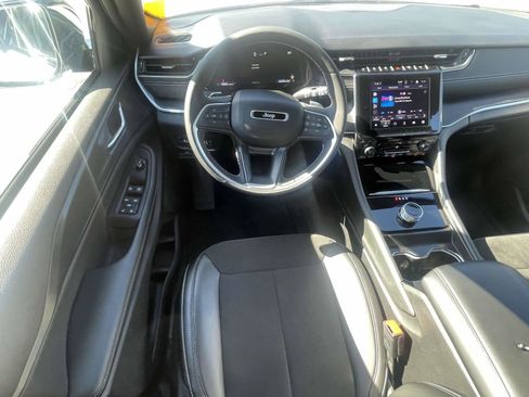 Used 2024 Jeep Grand Cherokee Altitude image 18