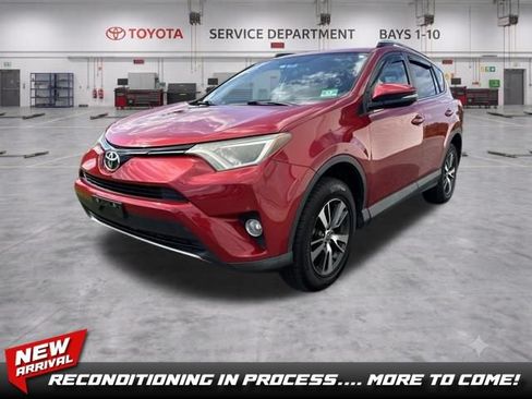 Used 2016 Toyota RAV4 XLE AWD/4WD image 1