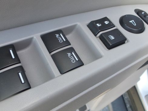 Used 2010 Honda Pilot Touring image 22