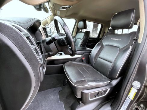 Used 2020 RAM 1500 Laramie w/ Off Road Group image 11