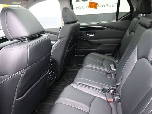 Used 2025 Honda Pilot Touring image 23
