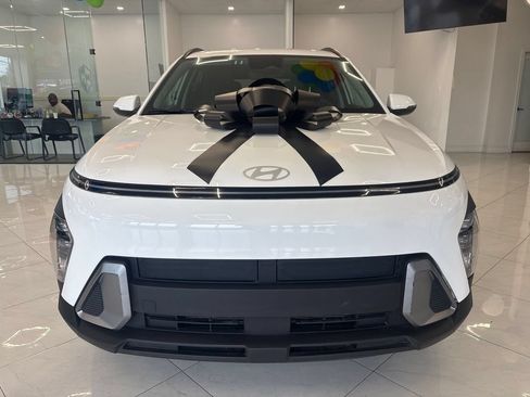 Used 2025 Hyundai Kona SEL FWD image 2