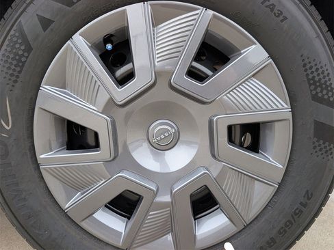 New 2026 Nissan Kicks S image 6