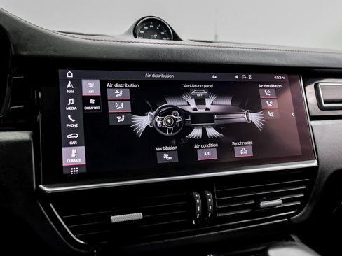 Used 2021 Porsche Cayenne GTS w/ Premium Package AWD/4WD image 37