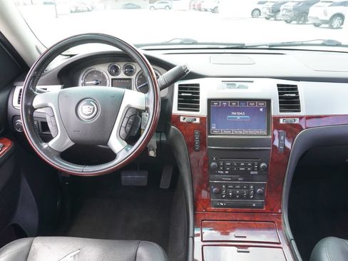 Used 2013 Cadillac Escalade EXT Premium AWD/4WD image 13
