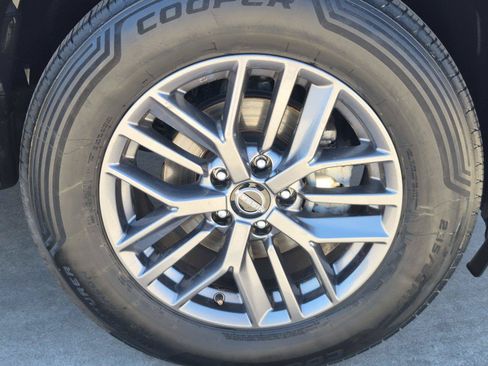 Used 2024 Nissan Rogue S AWD/4WD image 12