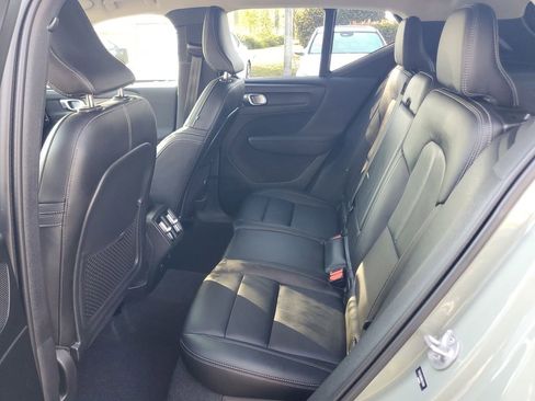 Certified 2024 Volvo XC40 B5 Core AWD/4WD image 11