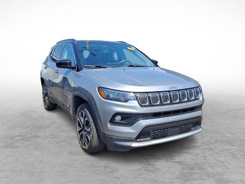 Used 2022 Jeep Compass Limited image 2