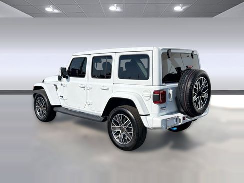 Used 2022 Jeep Wrangler Unlimited Sahara AWD/4WD image 3