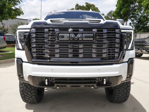 Used 2026 GMC Sierra 3500 Denali Ultimate AWD/4WD image 3