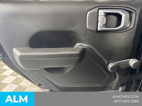 Used 2022 Jeep Gladiator Sport AWD/4WD image 25