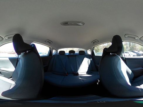 Used 2025 Kia K4 LXS image 38