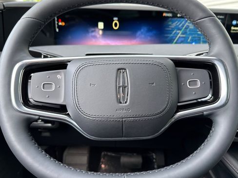 New 2026 Lincoln Nautilus Premier image 21