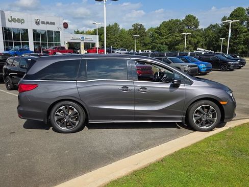 Used 2023 Honda Odyssey Elite image 13