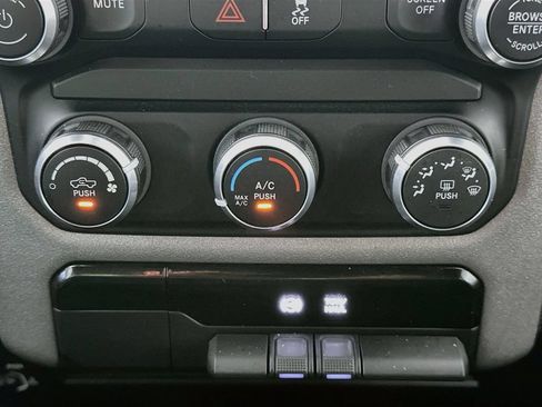 Used 2022 RAM 2500 Tradesman AWD/4WD image 18