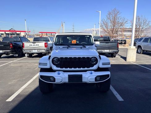 Used 2024 Jeep Wrangler Unlimited Sahara image 2