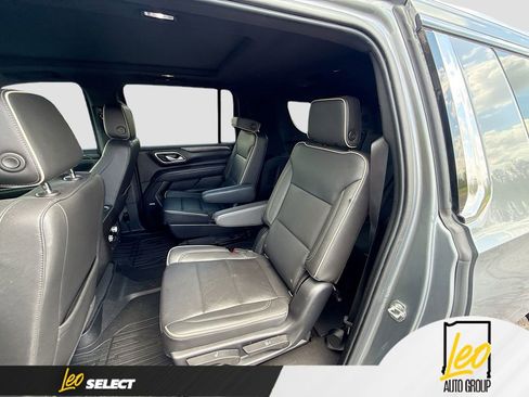 Used 2021 GMC Yukon XL SLT w/ SLT Premium Package AWD/4WD image 29
